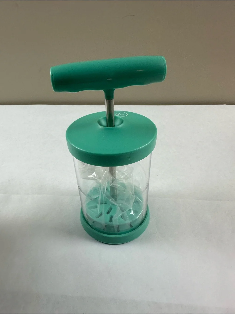 Pampered Chef Whipped Cream Maker in Teal